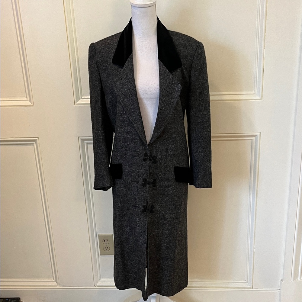 Louis Feraud Elegant Black and Gray Long Coat